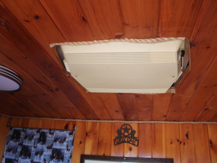 #3020-•-1995-soft-touch-horse-trailer-with-living-quarters-image-33