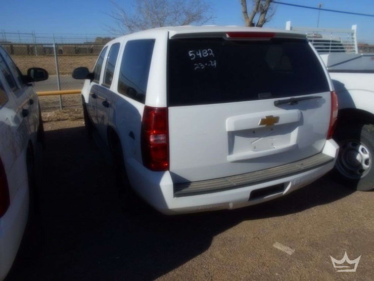 2014-chevrolet-tahoe-image-2