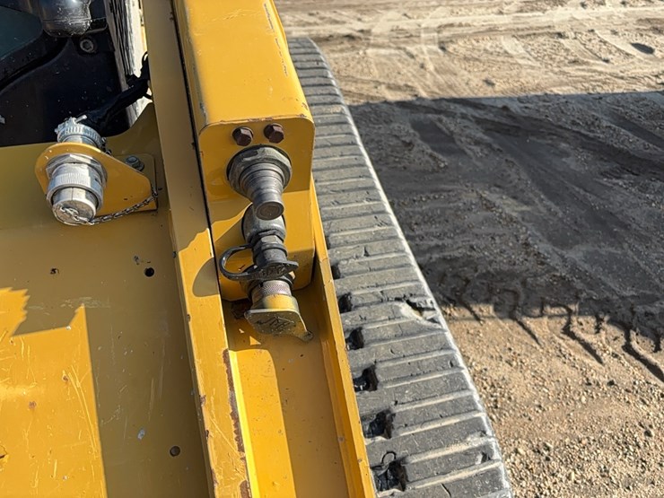 2020-caterpillar-289d3-image-13