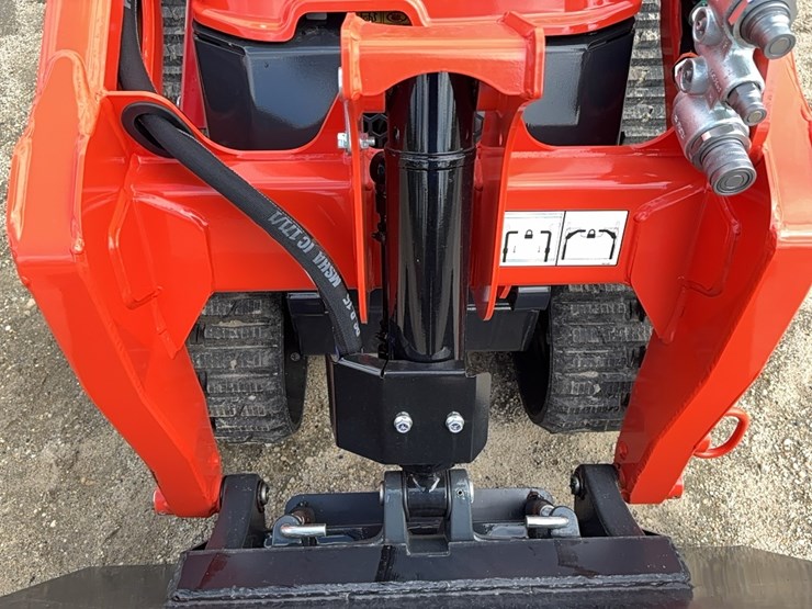 2026-kubota-scl1000-image-11