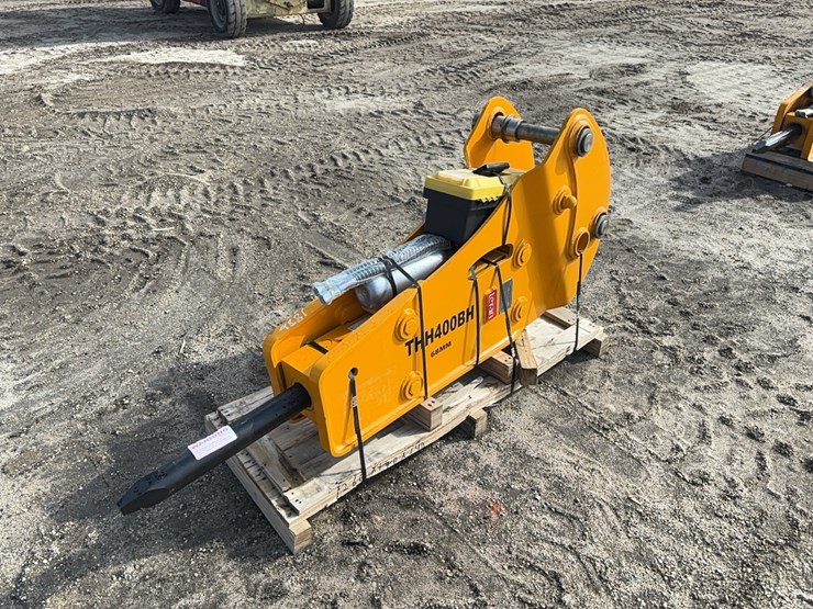 caterpillar-416-image-2