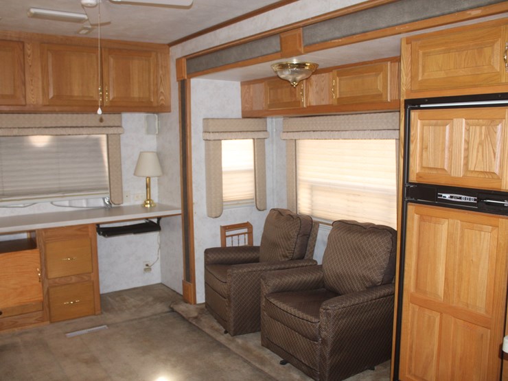 #3041-•-2002-king-of-the-road-royalite-34ft-camper-trailer-image-27