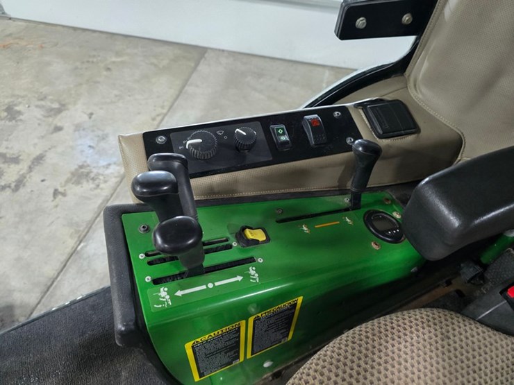 2015-john-deere-1575-image-33