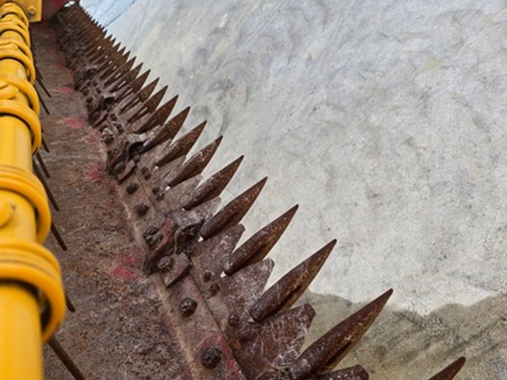 new-holland-1465-image-15