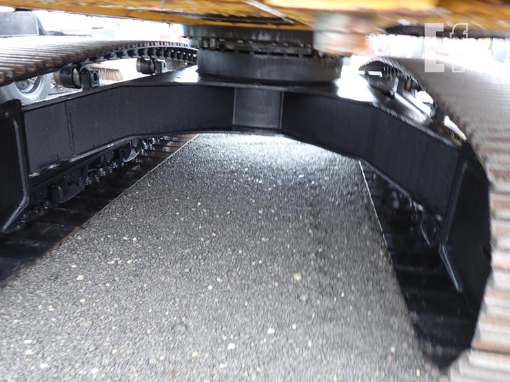 2016-deere-300g-lc-image-10