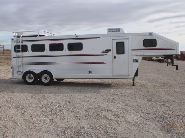 #3020-•-1995-soft-touch-horse-trailer-with-living-quarters-image-5