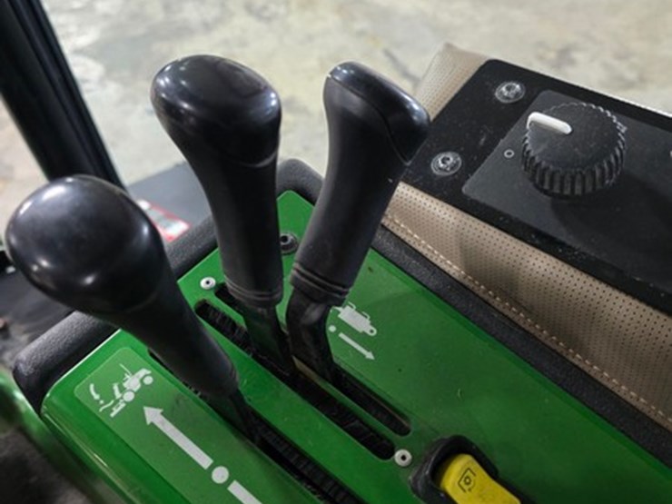 2015-john-deere-1575-image-38