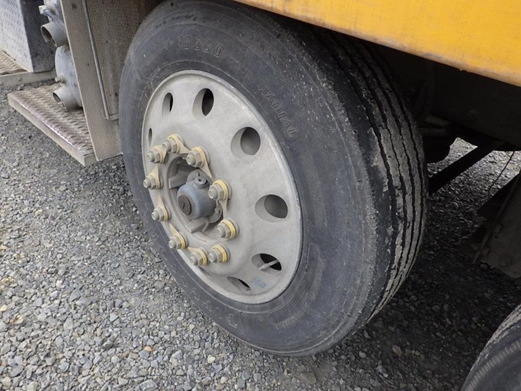 2006-peterbilt-357-image-31