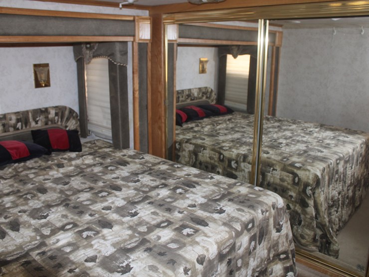 #3041-•-2002-king-of-the-road-royalite-34ft-camper-trailer-image-40