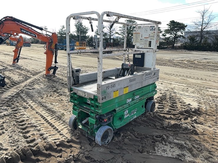 2002-jlg-1930es-image-2