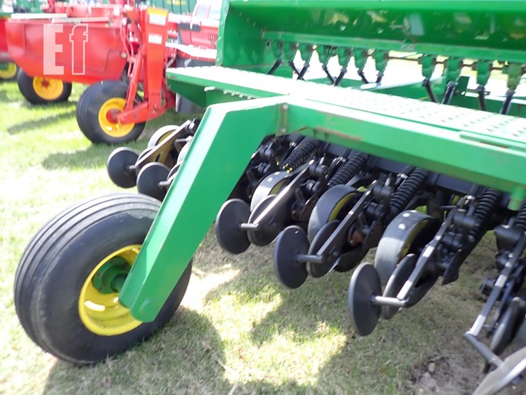 john-deere-750-image-9