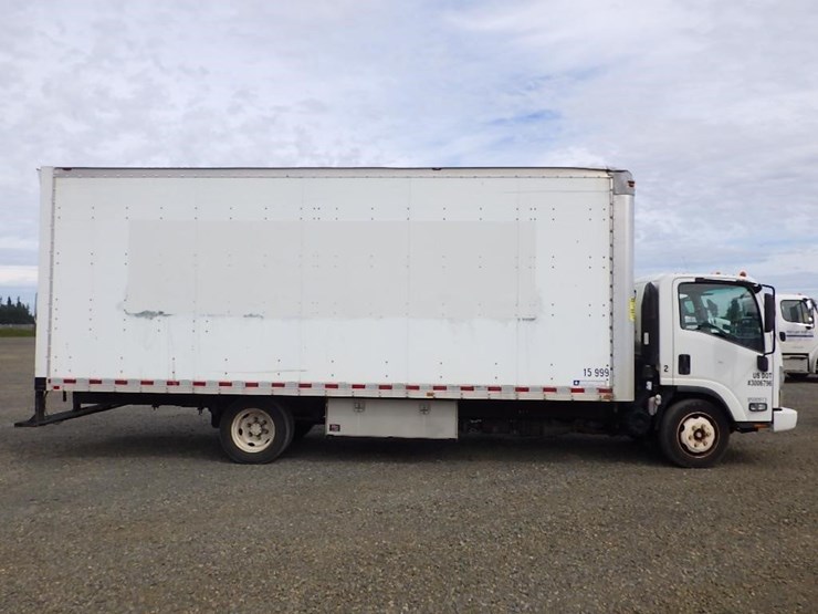 2010-isuzu-npr-image-4