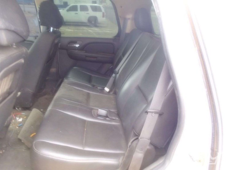 2013-chevrolet-tahoe-image-8