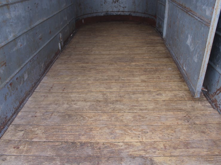 #3010-•-1995-calico-bumper-pull-16ft-livestock-trailer-image-22