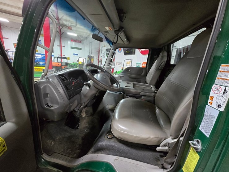 2007-ford-lcf-image-17