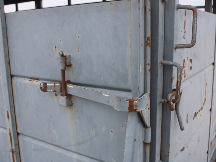 #3010-•-1995-calico-bumper-pull-16ft-livestock-trailer-image-20