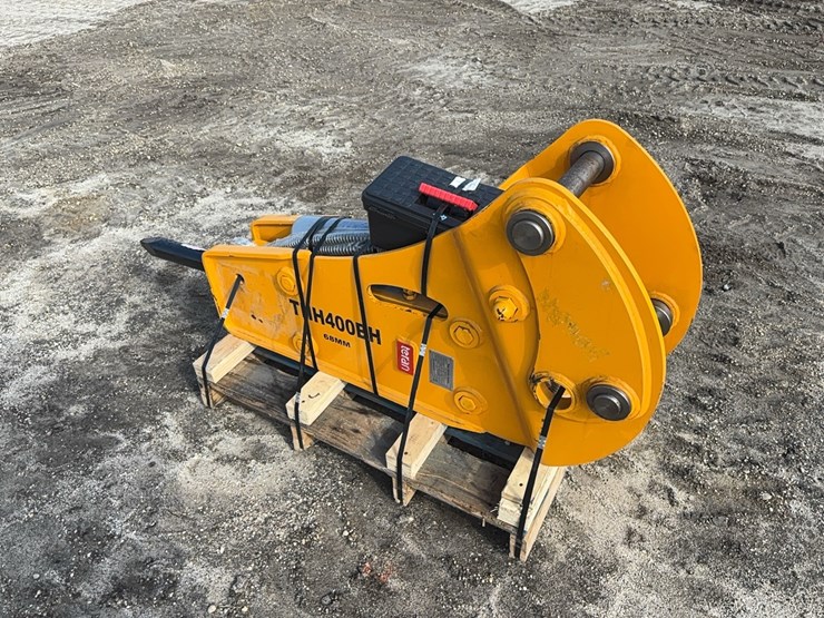 caterpillar-416-image-2