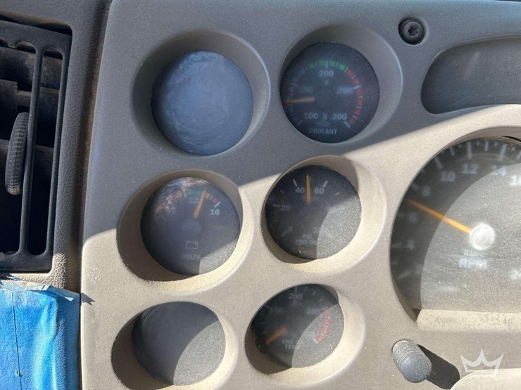 2004-mack-613-concrete-mixing-truck-image-15