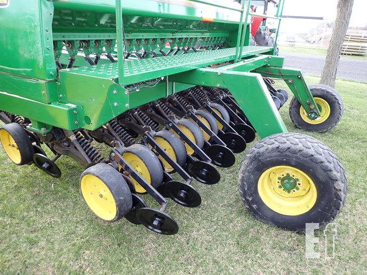 john-deere-750-image-10