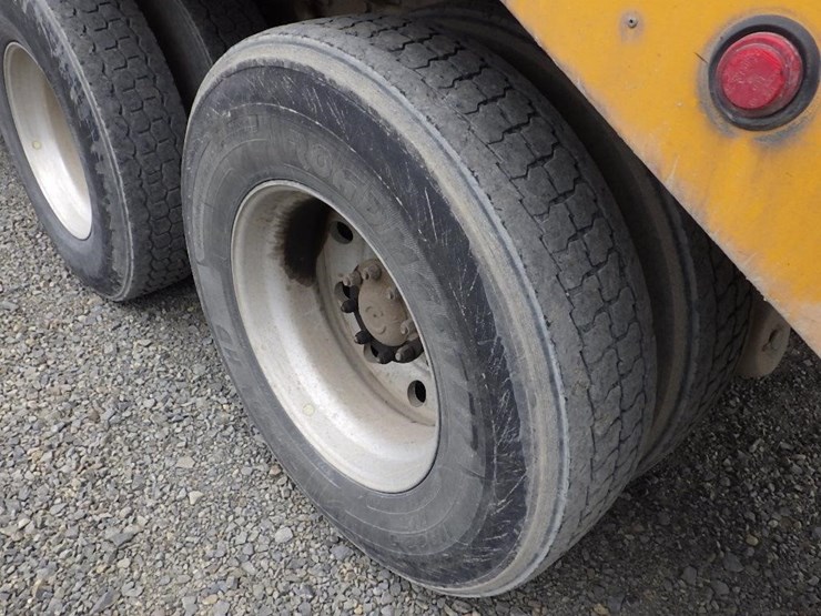 2006-peterbilt-357-image-27