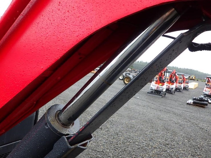 2013-yanmar-vio35-5b-image-26