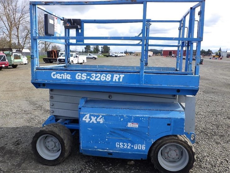 2008-genie-gs-3268-scissor-lift-image-8