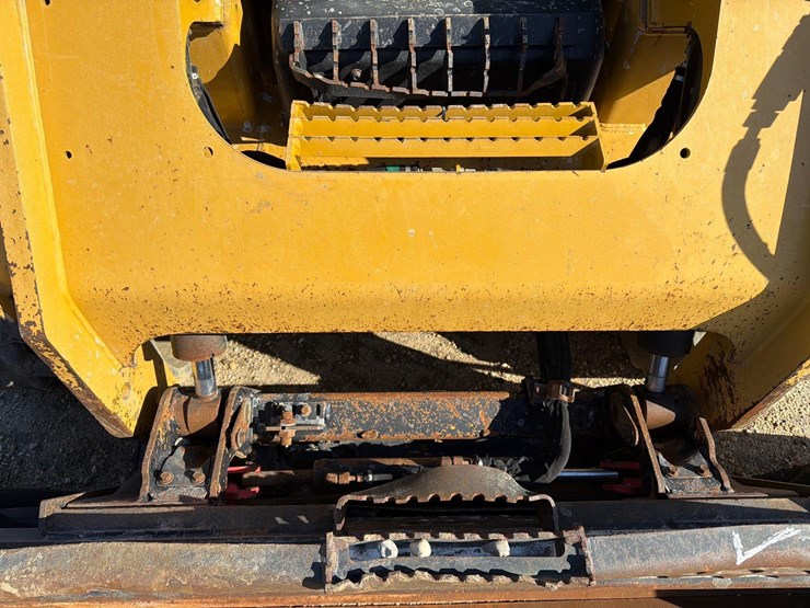 2023-caterpillar-289d3-image-15