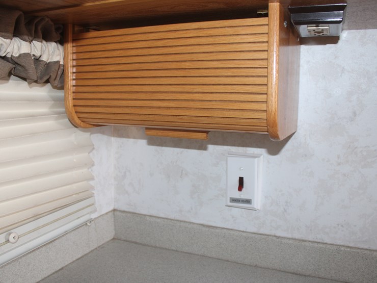 #3041-•-2002-king-of-the-road-royalite-34ft-camper-trailer-image-38