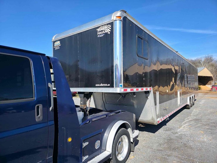 2013-53'-united-expressline-toy-hauler-*bid-is-pending*-image-3