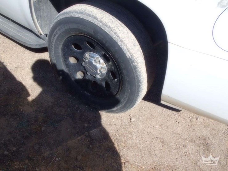 2014-chevrolet-tahoe-image-8