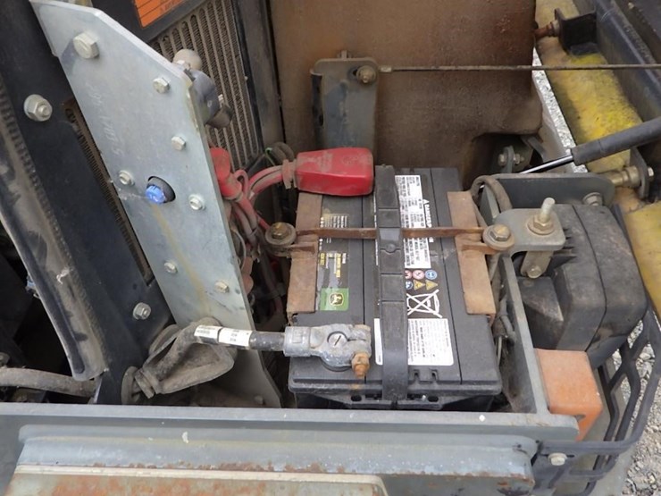 2010-wacker-neuson-rd27-120-image-14