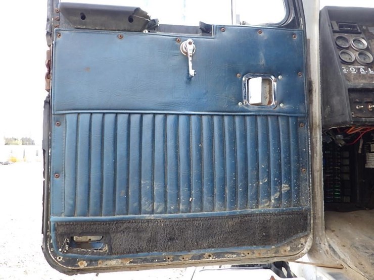 1987-kenworth-t600-image-28