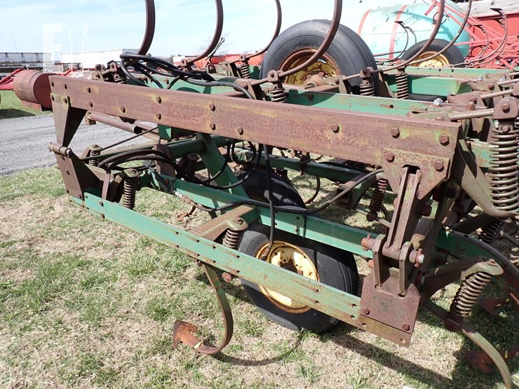 john-deere-1010-image-10