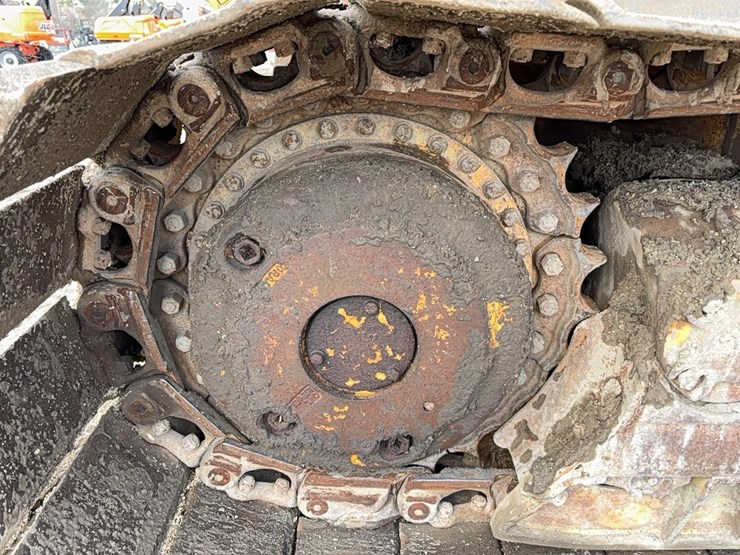 komatsu-d65px-12-image-9