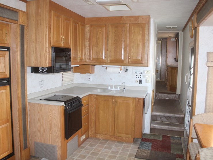 #3041-•-2002-king-of-the-road-royalite-34ft-camper-trailer-image-31