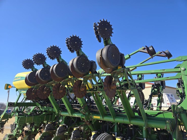 john-deere-1790-image-4