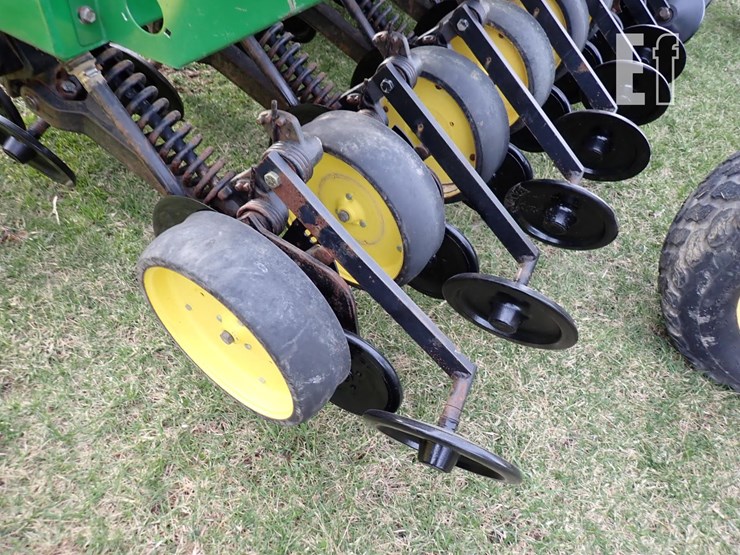 john-deere-750-image-12