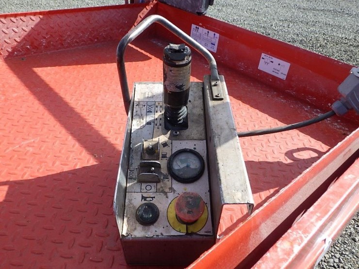 skyjack-sj-4632-scissor-lift-image-12