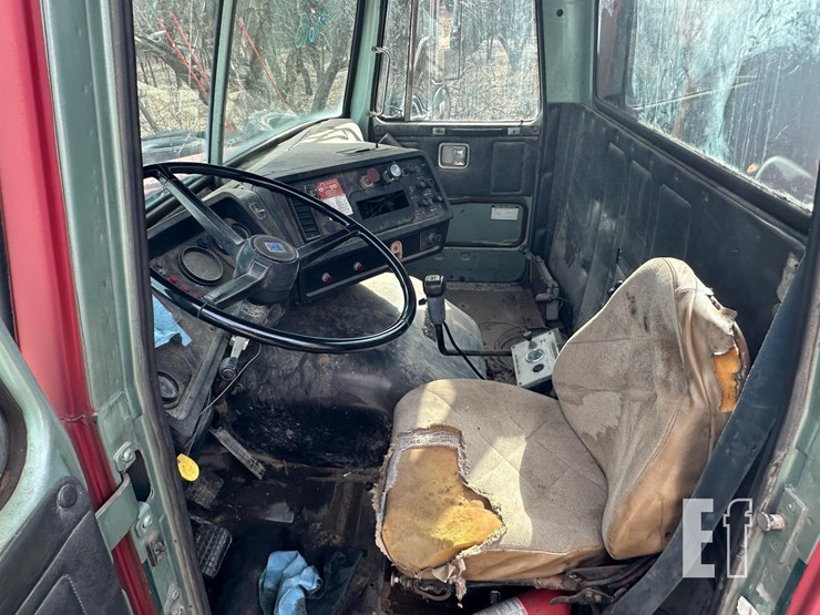 1900-white/gmc-fuel-truck-9618-image-16