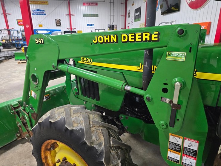 john-deere-5520-image-12