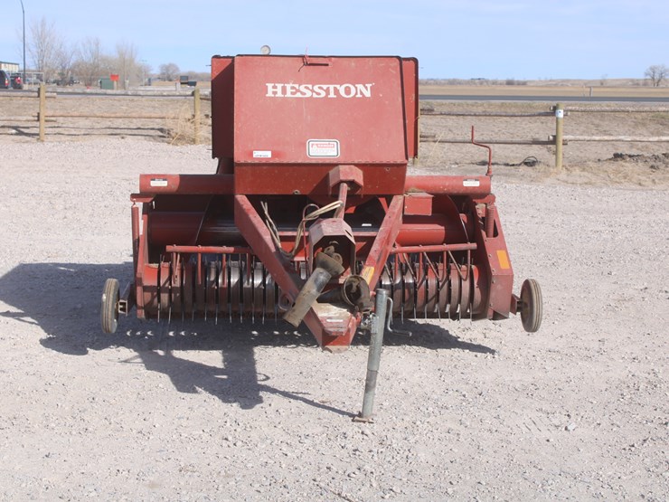 hesston-4600-image-10