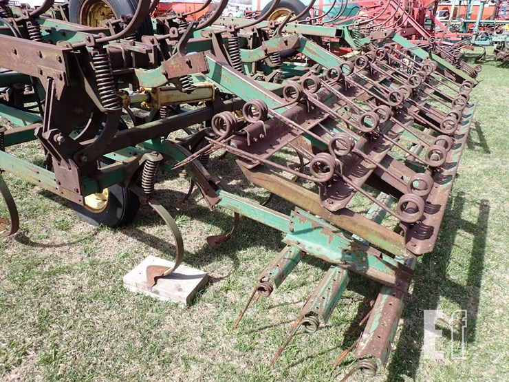 john-deere-1010-image-9