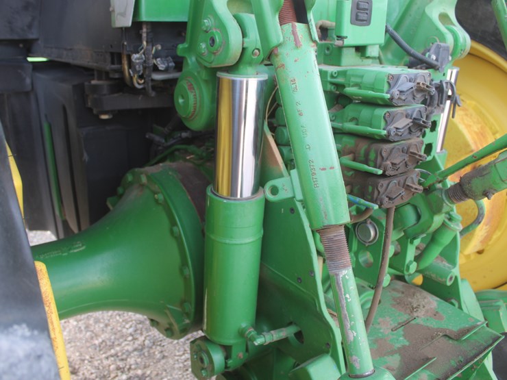 2009-john-deere-8330-image-33
