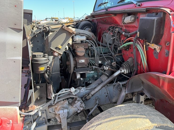 international-4700-image-19