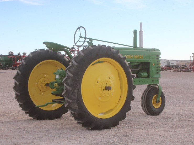 john-deere-b-image-6