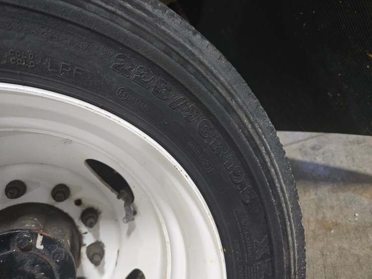 2007-ford-lcf-image-39