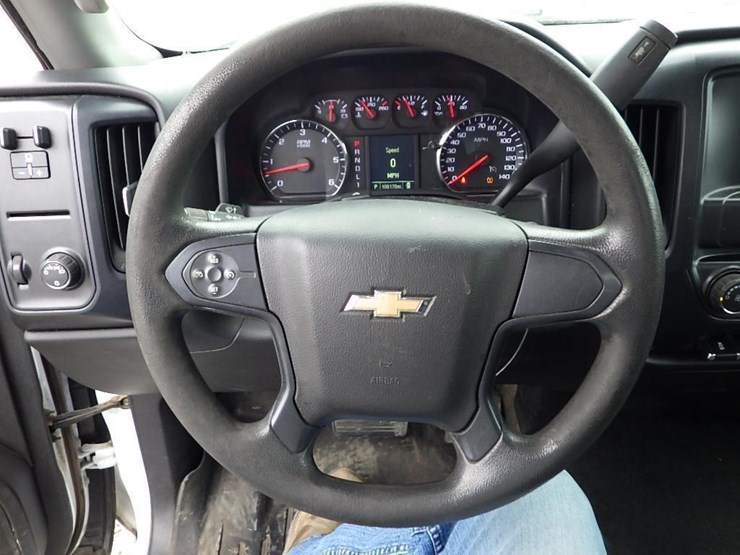 2017-chevrolet-2500-image-28