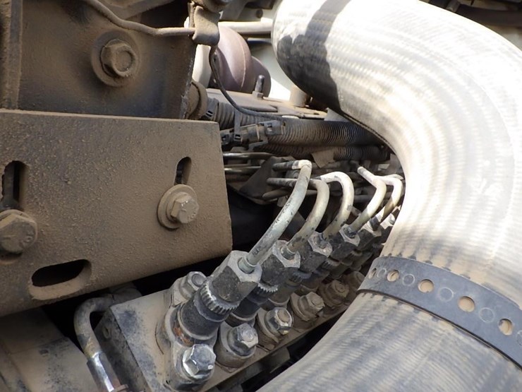 1996-freightliner-fl70-image-14