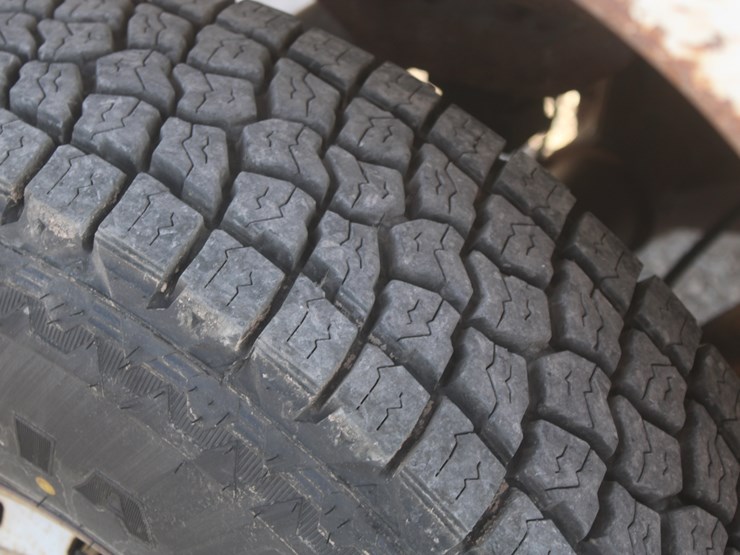 #3038-•-1992-gmc-seirra-single-cab-pickup-image-35