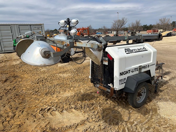 2023-allmand-bros-night-lite-pro-image-3